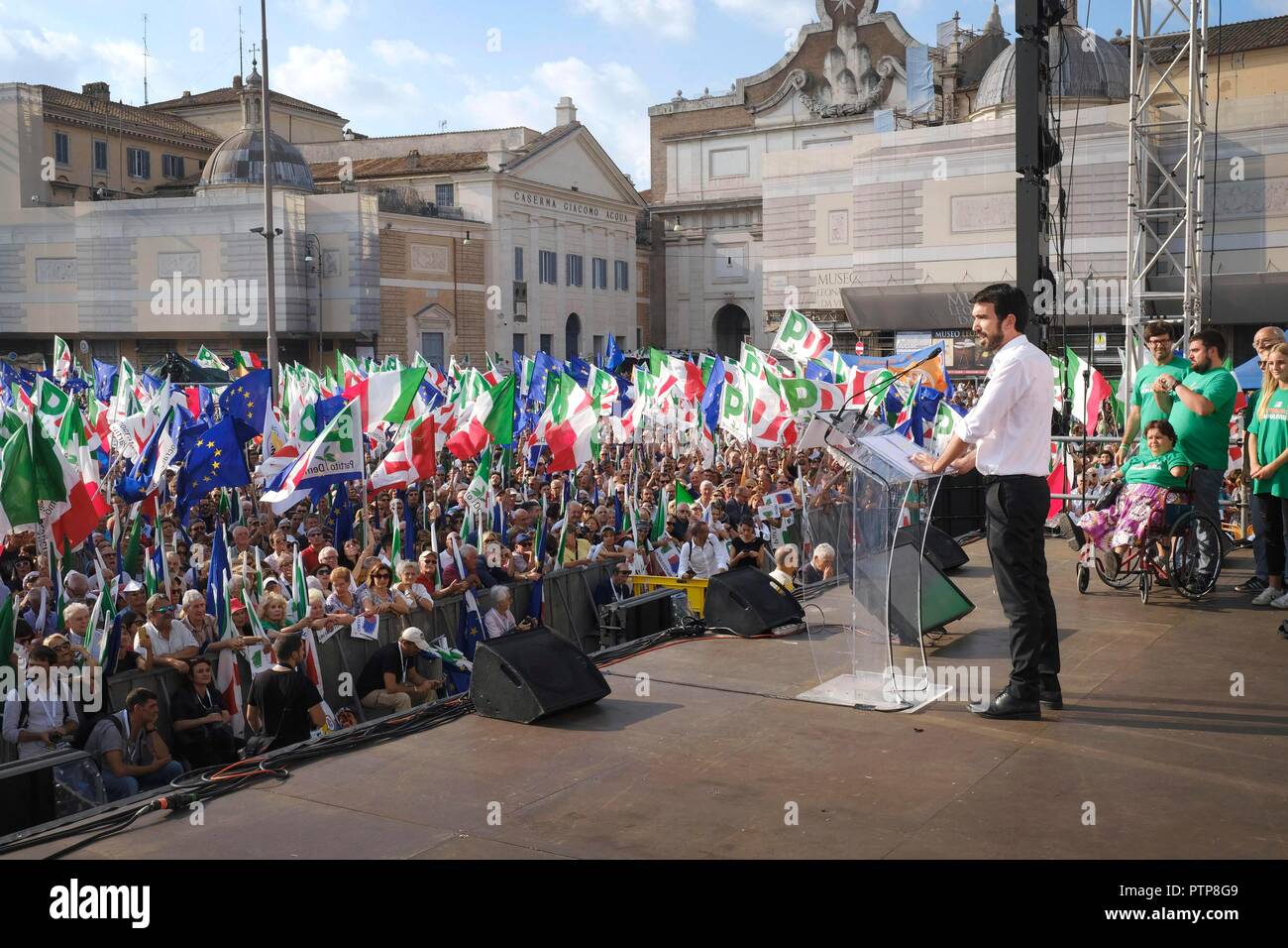 Maurizio Martina le secrétaire de Parti démocrate (PD), de centre-gauche italien parti politique, au cours d'une manifestation contre le gouvernement en place po Banque D'Images