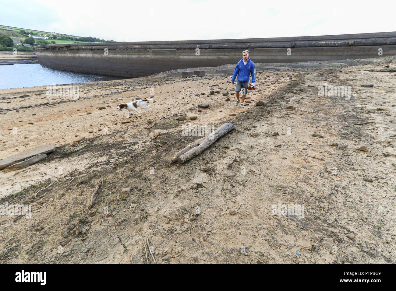 7 septembre 2018. Ripponden, Yorkshire. L'eau du réservoir d'Baitings Yorkshire exploité est à moins de 2 miles de l'United Utilities administré Blackston Banque D'Images