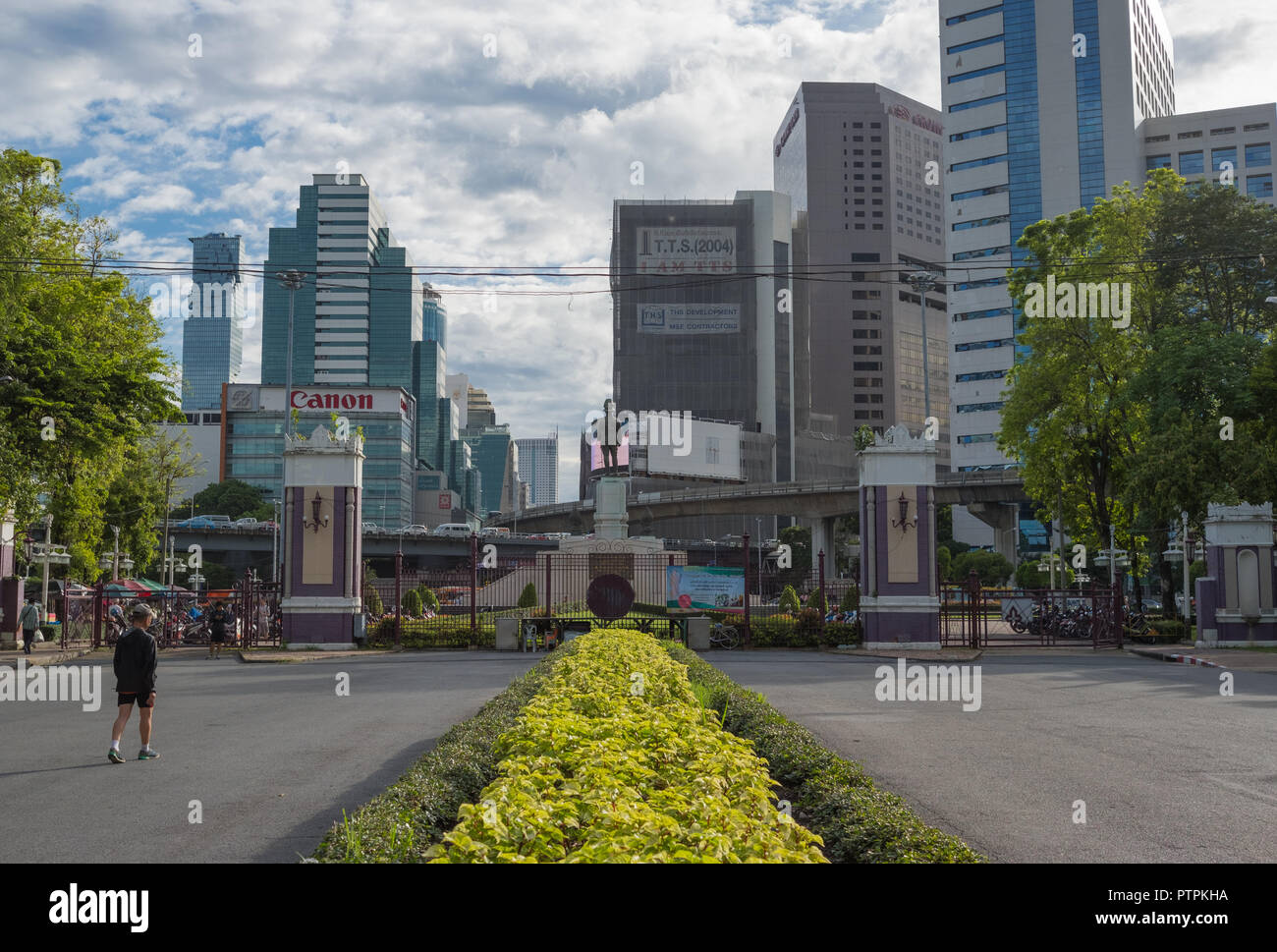 Le Roi Rama VI Monument, le Parc Lumphini, Bangkok, Thaïlande Banque D'Images