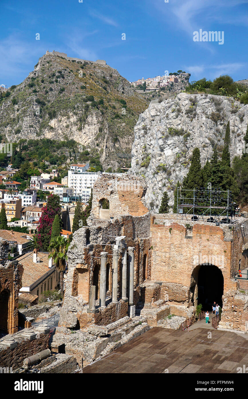 L'ancien théâtre gréco-romain de Taormina, Sicile, Italie Banque D'Images