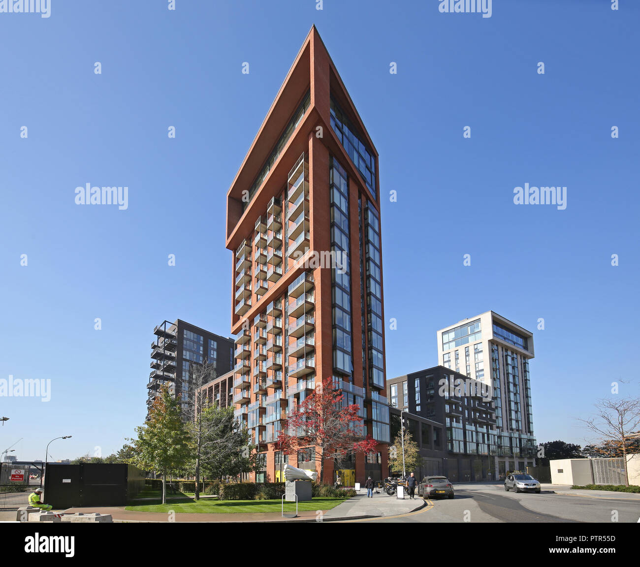 Appartement terminé blocs au Jardins de l'Ambassade à neuf Elms, Londres. Un nouveau quartier résidentiel, à côté du nouveau bâtiment de l'ambassade US. Banque D'Images