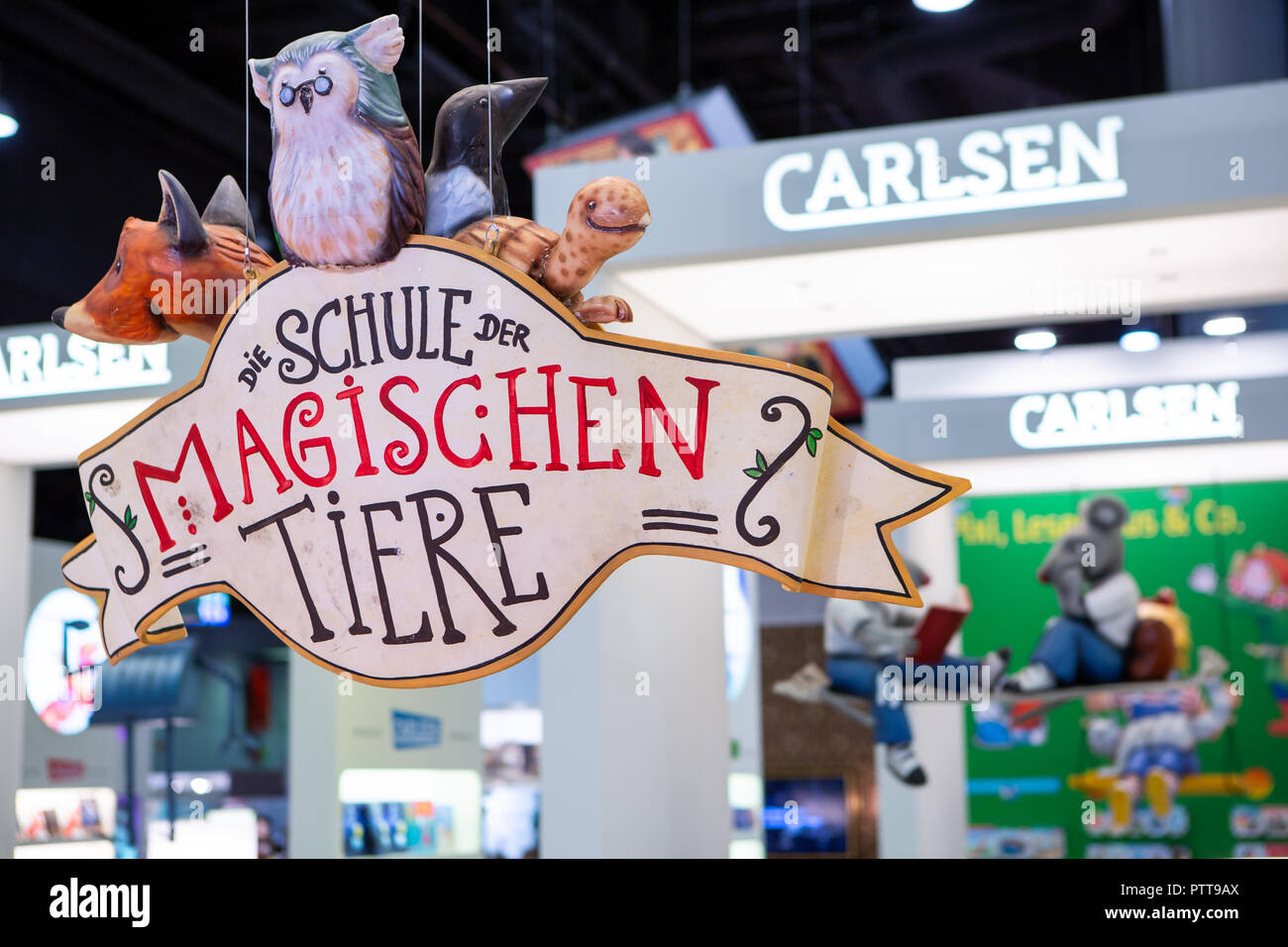 Francfort, Allemagne. 10th octobre 2018. Foire du livre de Francfort, Frankfurter Buchmesse 2018: Stand de la maison d'édition allemande Carlsen Verlag, livres pour enfants. Crédit: Christian Lademann / LademannMedia Banque D'Images