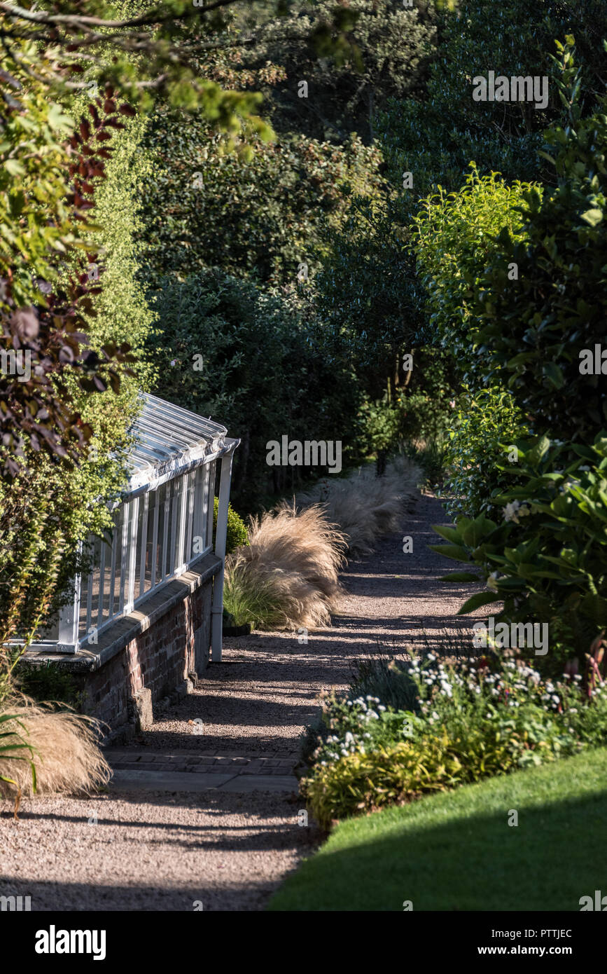 Chemin de gravier en serre et en jardin de Hauteville House Banque D'Images