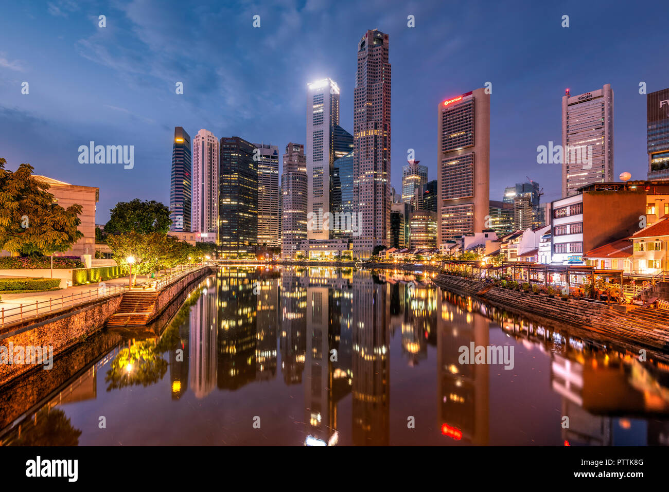 Financial District skyline at Dusk, Singapour Banque D'Images