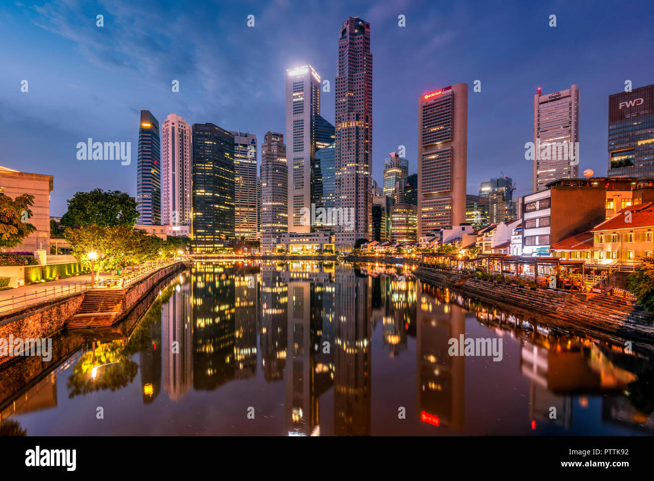 Financial District skyline at Dusk, Singapour Banque D'Images
