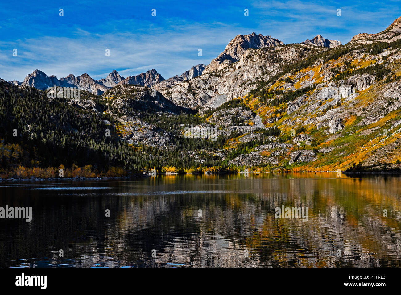 La couleur de l'automne Sabrina Lake Bishop Creek Canyon Californie Banque D'Images