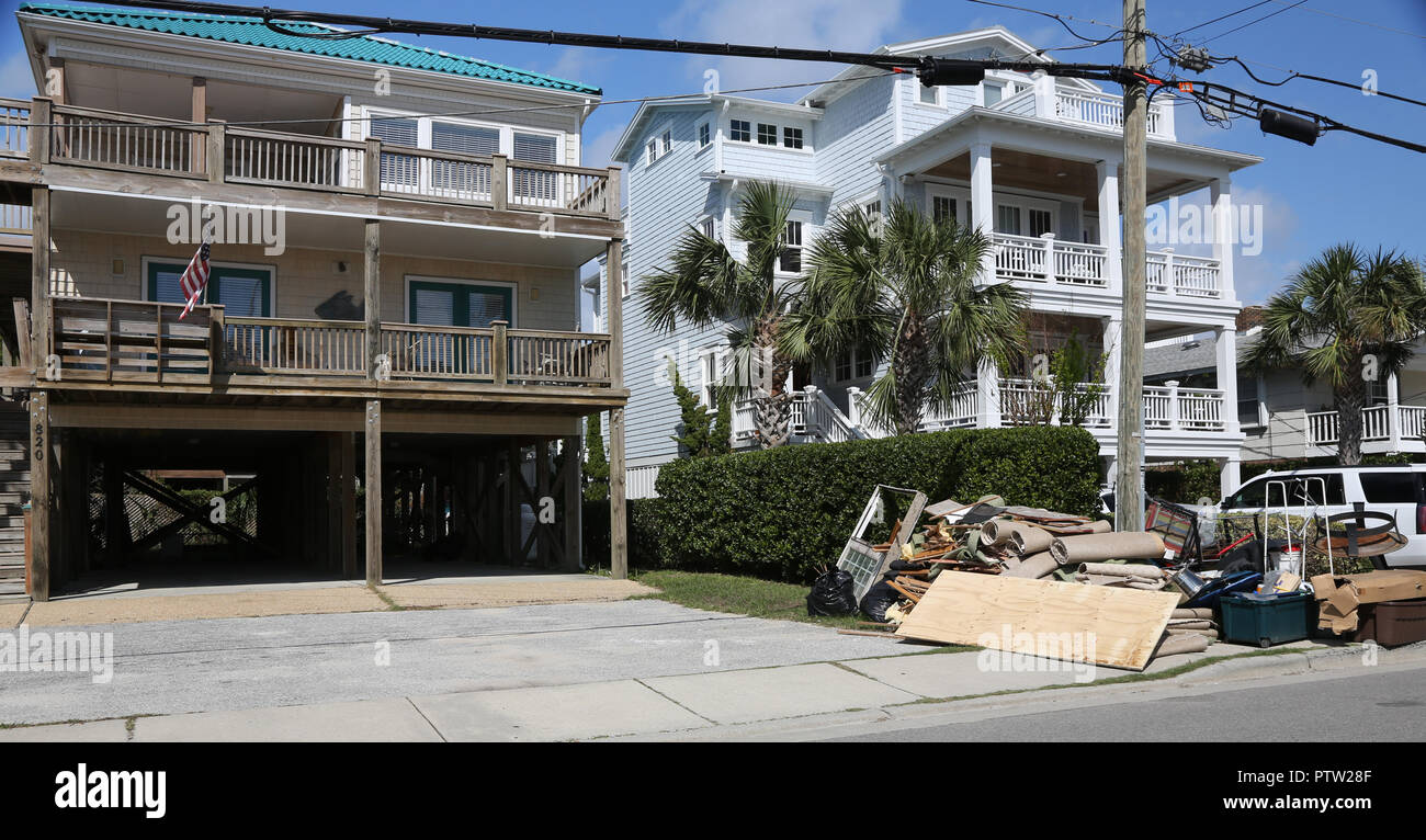 Wrightsville Beach, NC - 1 octobre 2018 : semaines après l'ouragan Florence, les résidents et les entreprises de nettoyage sont encore en place sur la voie de la reprise. Flo Banque D'Images