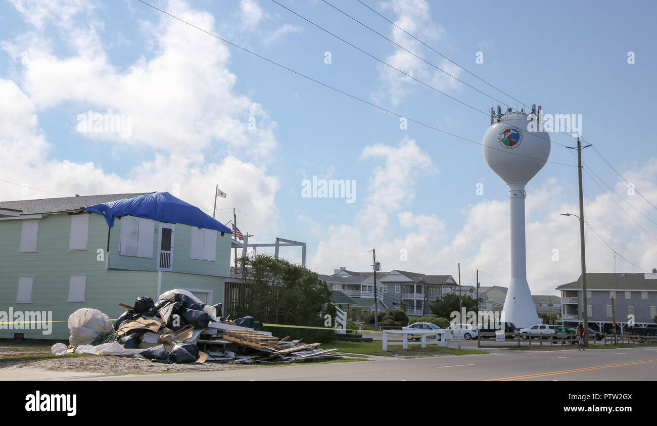 Wrightsville Beach, NC - 1 octobre 2018 : semaines après l'ouragan Florence, les résidents et les entreprises de nettoyage sont encore en place sur la voie de la reprise. Flo Banque D'Images