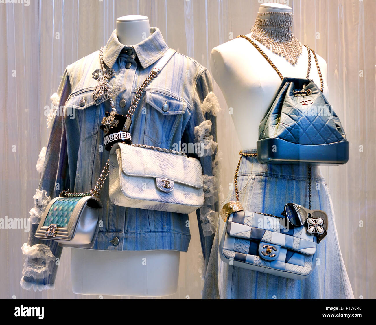 Coco Chanel , Fashion , vitrine de la mode à Milan, Italie italien Photo  Stock - Alamy