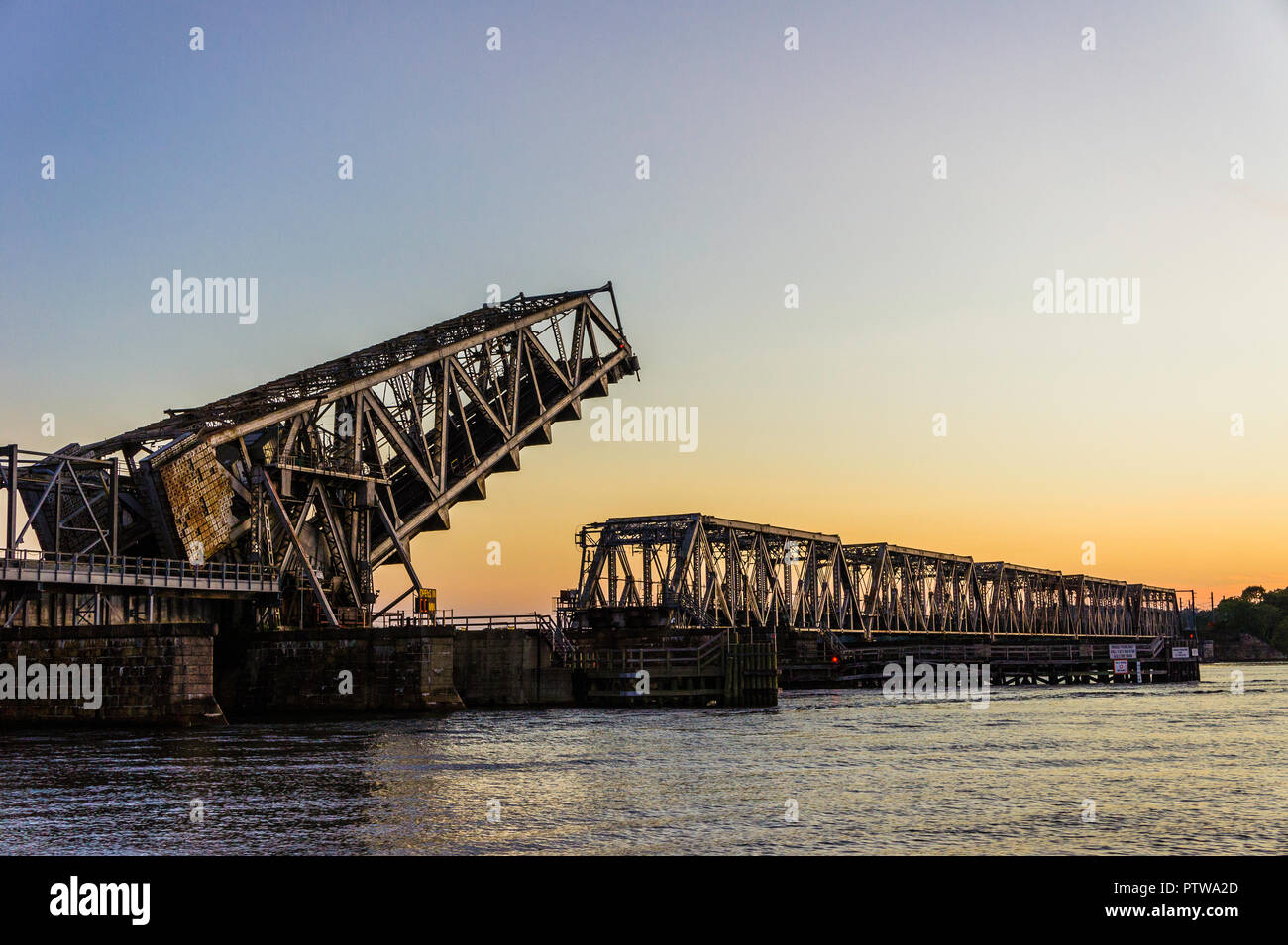 Amtrak Old Saybrook - Vieux Pont de Lyme   Old Lyme, Connecticut, Etats-Unis Banque D'Images