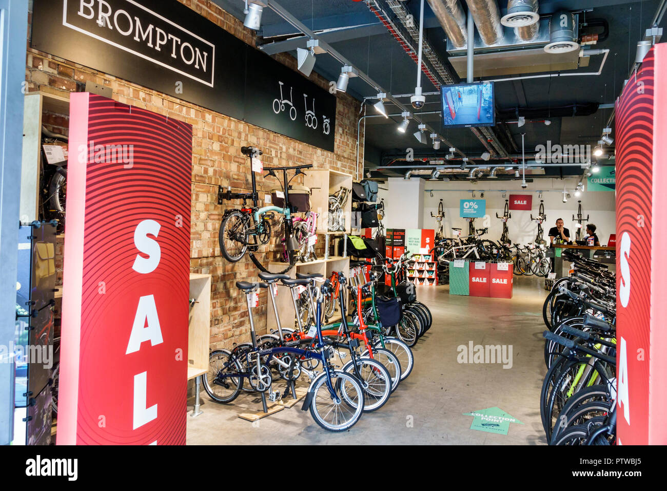 Londres Angleterre,Royaume-Uni,Lambeth Southwark,Evans cycles,magasin,vélos vélos vélo vélo vélo rider cyclistes vélos,boutique,entrée,vente,panneau,foldin Banque D'Images