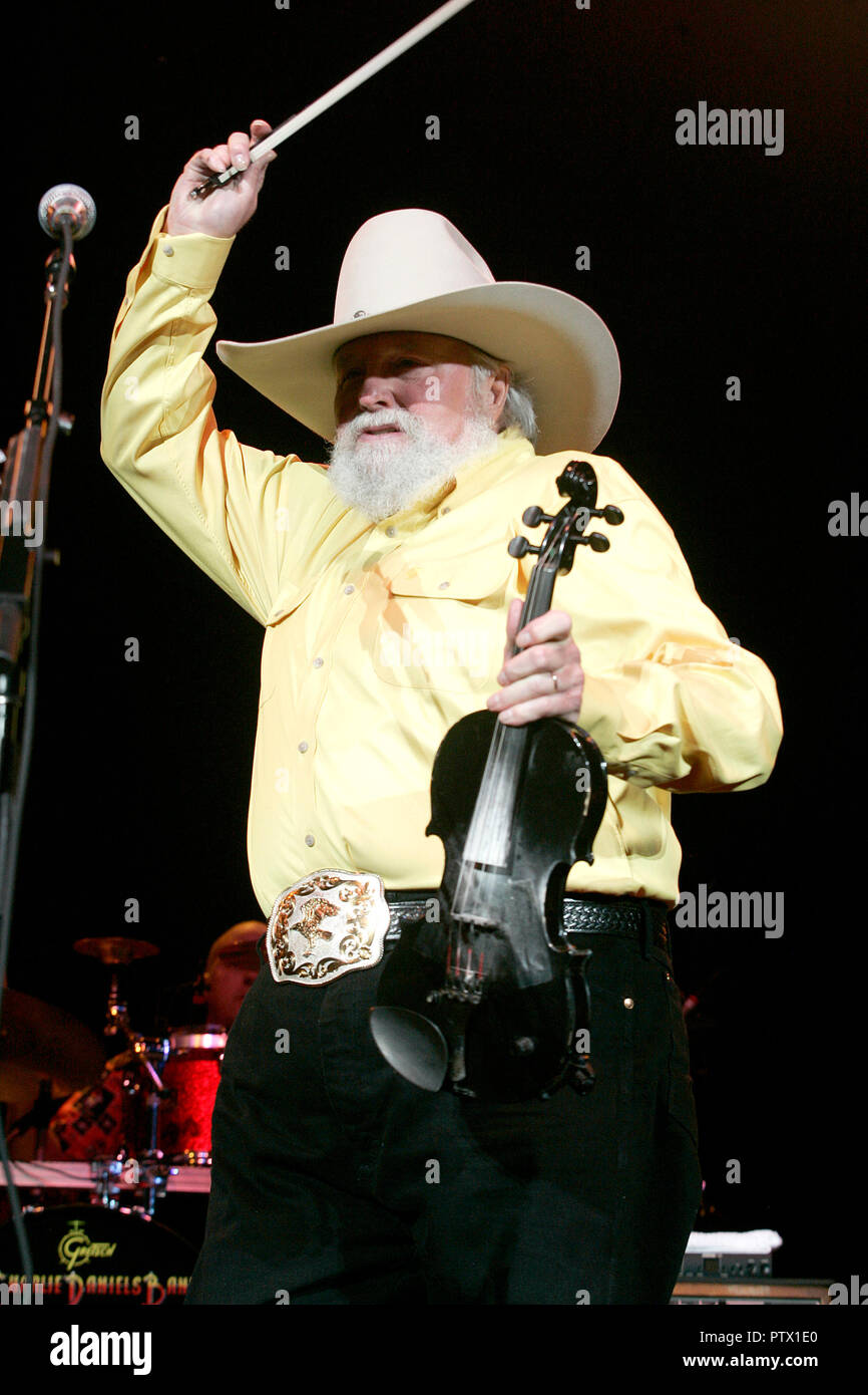 Charlie Daniels se produit en concert à l'amphithéâtre des conseils judicieux à West Palm Beach, Floride le 12 mai 2007. Banque D'Images