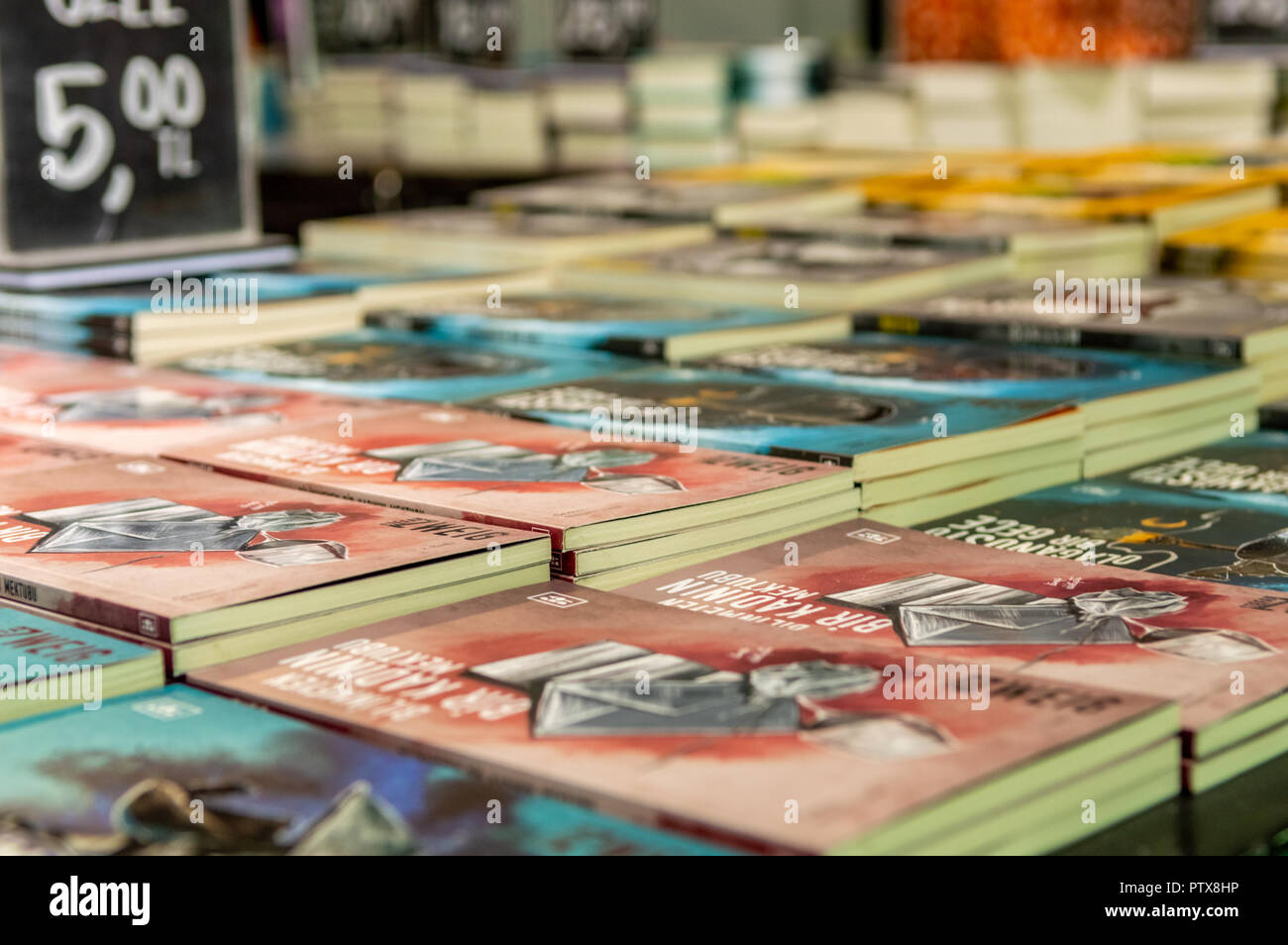 Paris, France - 09 octobre 2018 : Plusieurs Stefan Zweig livres exposés sur le stand au Salon du livre d'Eskisehir Banque D'Images