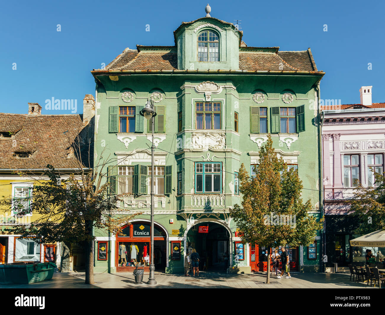 SIBIU, ROUMANIE - 11 septembre 2018 : Belle Architecture au centre-ville de Sibiu Ville Banque D'Images