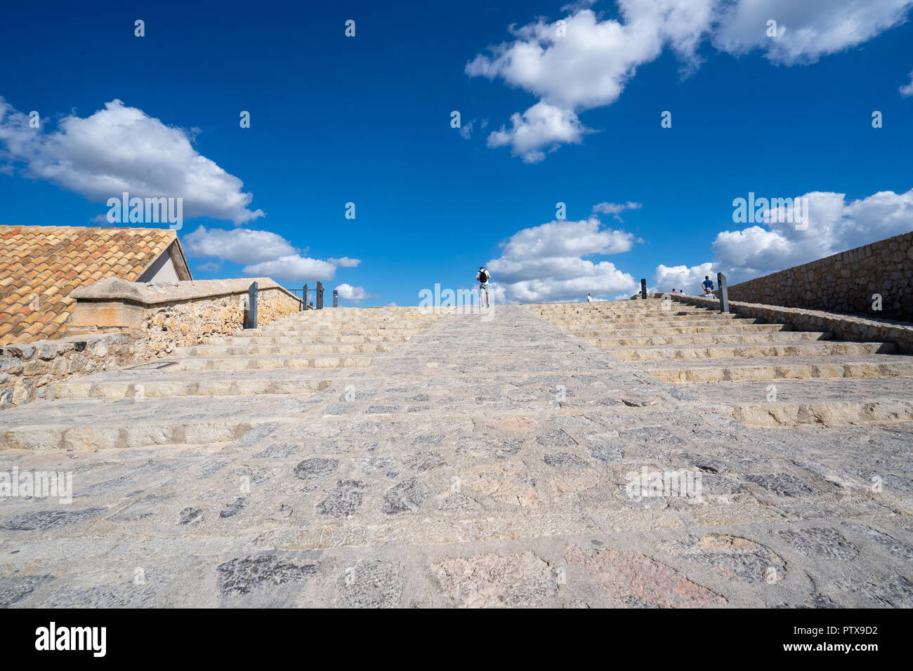 Vue vers le ciel du bas de l'escalier Banque D'Images