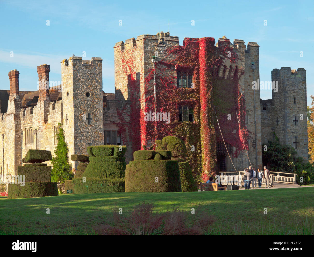 Le château de Hever dans le Kent sur une journée ensoleillée d'automne Banque D'Images