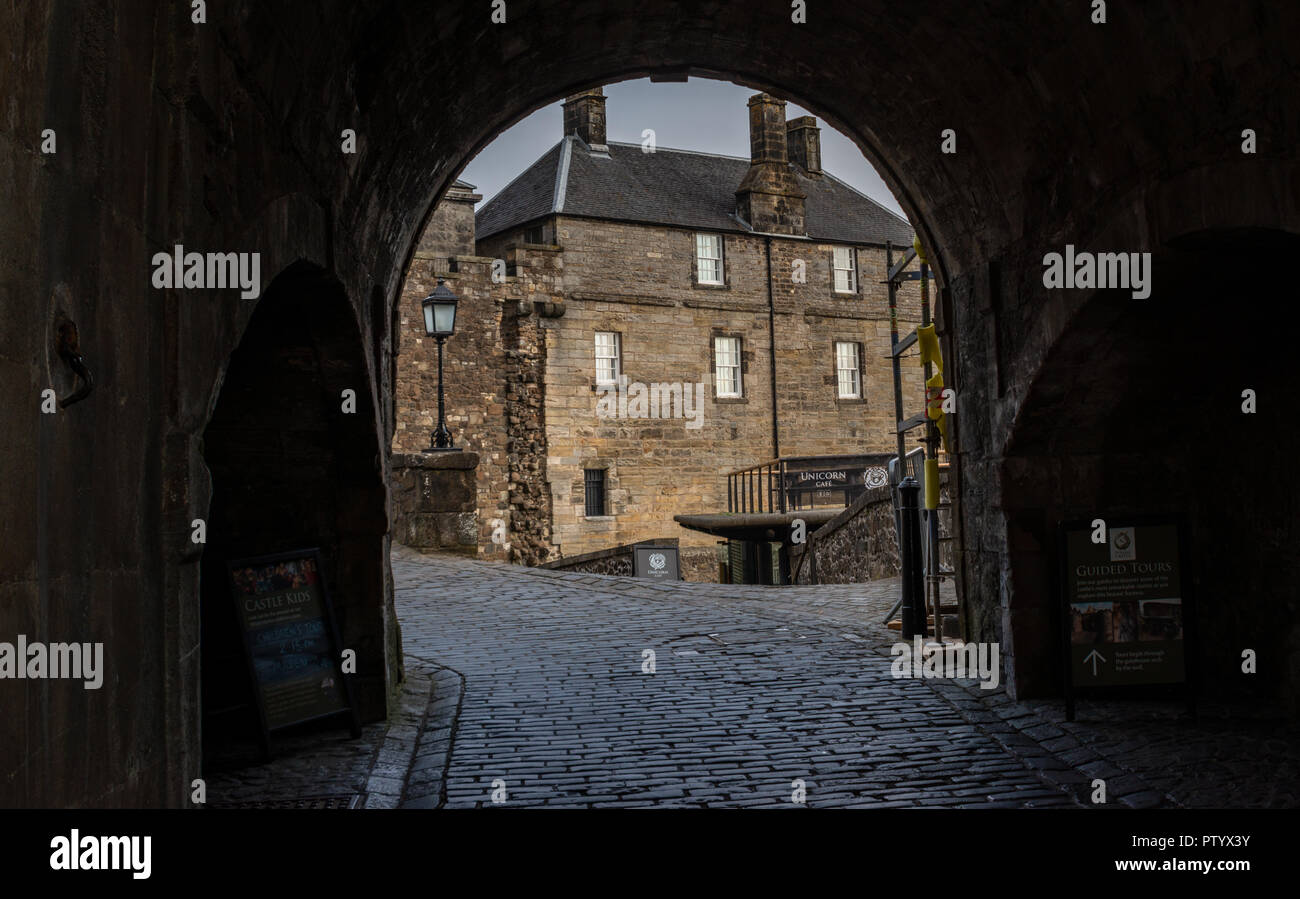 Une arche et le château de Stirling, Stirling, Ecosse, Royaume-Uni Banque D'Images