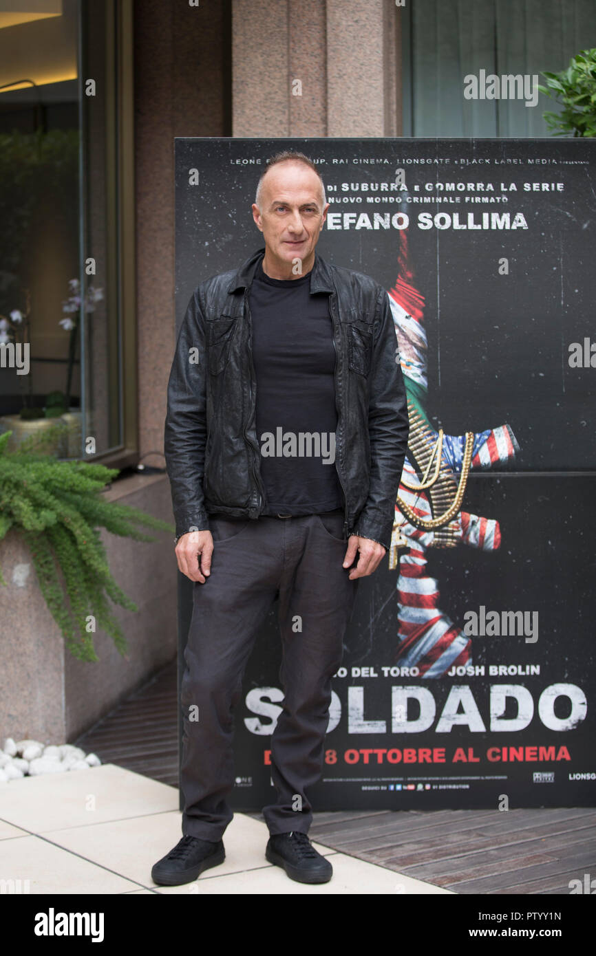 Directeur Stefano Sollima film photographié pendant la photocall du film italien Soldado Banque D'Images
