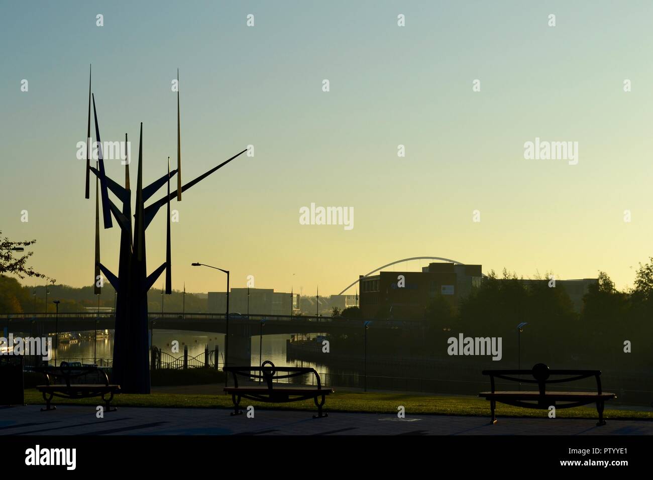 L'image colorée du paysage au lever du soleil, Riverside, Stockton Stockton on Tees UK Banque D'Images