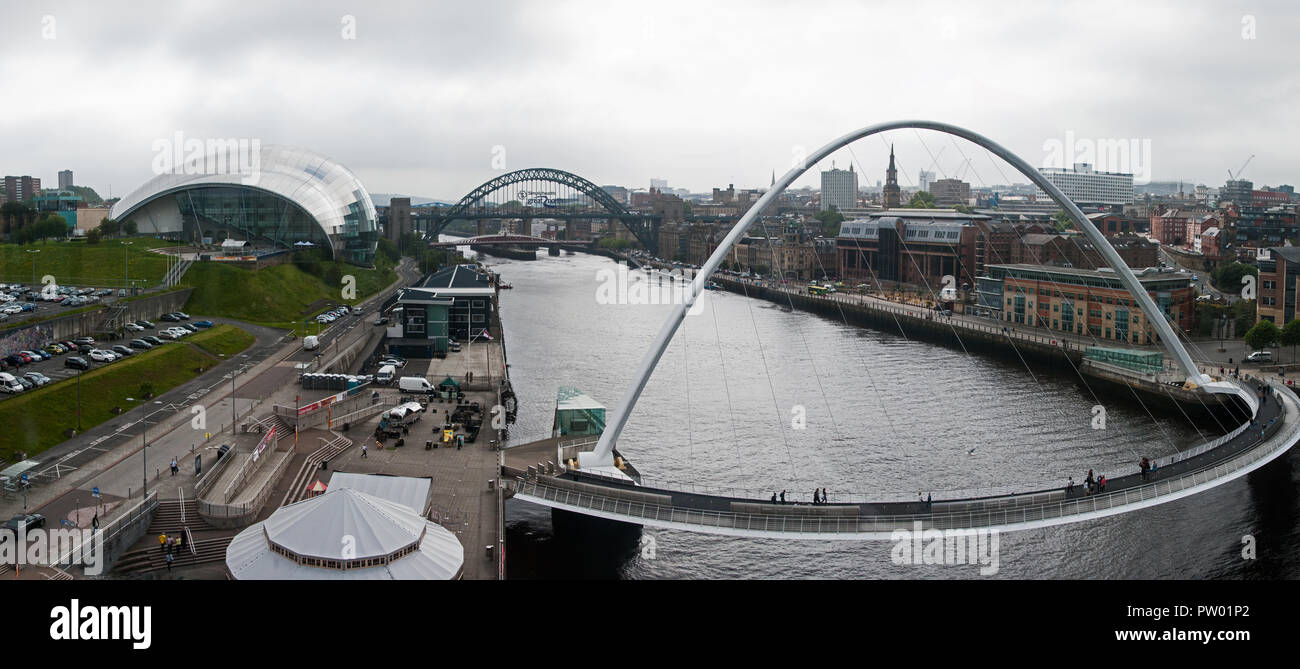 Autour du Royaume-Uni - une image panoramique de Bridges sur la rivière Tyne, Newcastle Banque D'Images