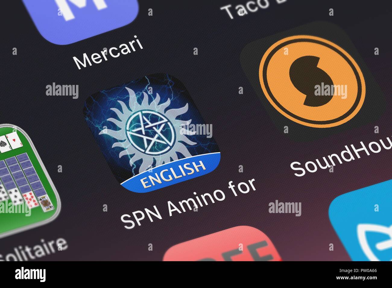 Londres, Royaume-Uni - 11 octobre 2018 : Capture d'écran de la SPN acides pour : Supernatural mobile app de Narvii Inc. icône sur un iPhone. Banque D'Images