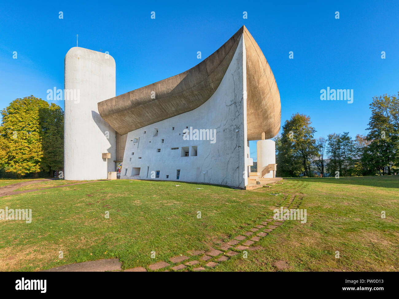 Chapelle Notre Dame du Haut construite par l'architecte Le Corbusier en 1955 à Ronchamp, Bourgogne-Franche-Comté, France Banque D'Images