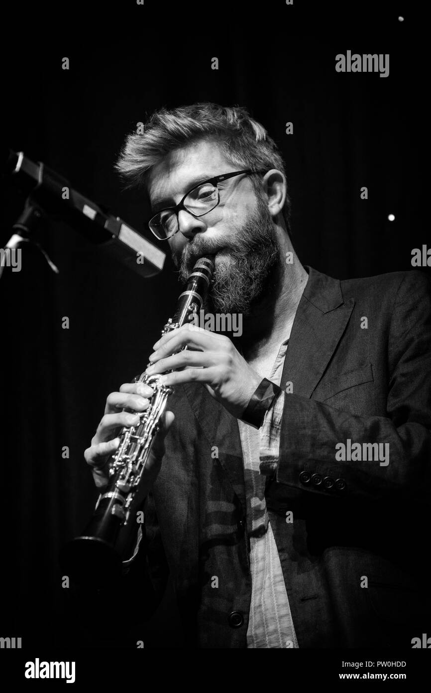 Stephan Dickbauer joue avec clarinette, clarinette basse noir Woody Quartet Jazz Festival 2018, Scarborough Banque D'Images
