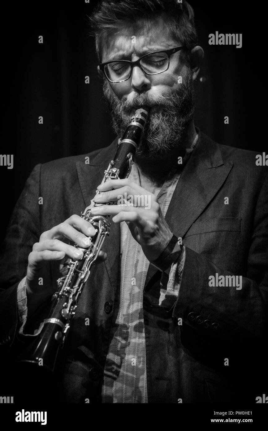 Stephan Dickbauer joue avec clarinette, clarinette basse noir Woody Quartet Jazz Festival 2018, Scarborough Banque D'Images
