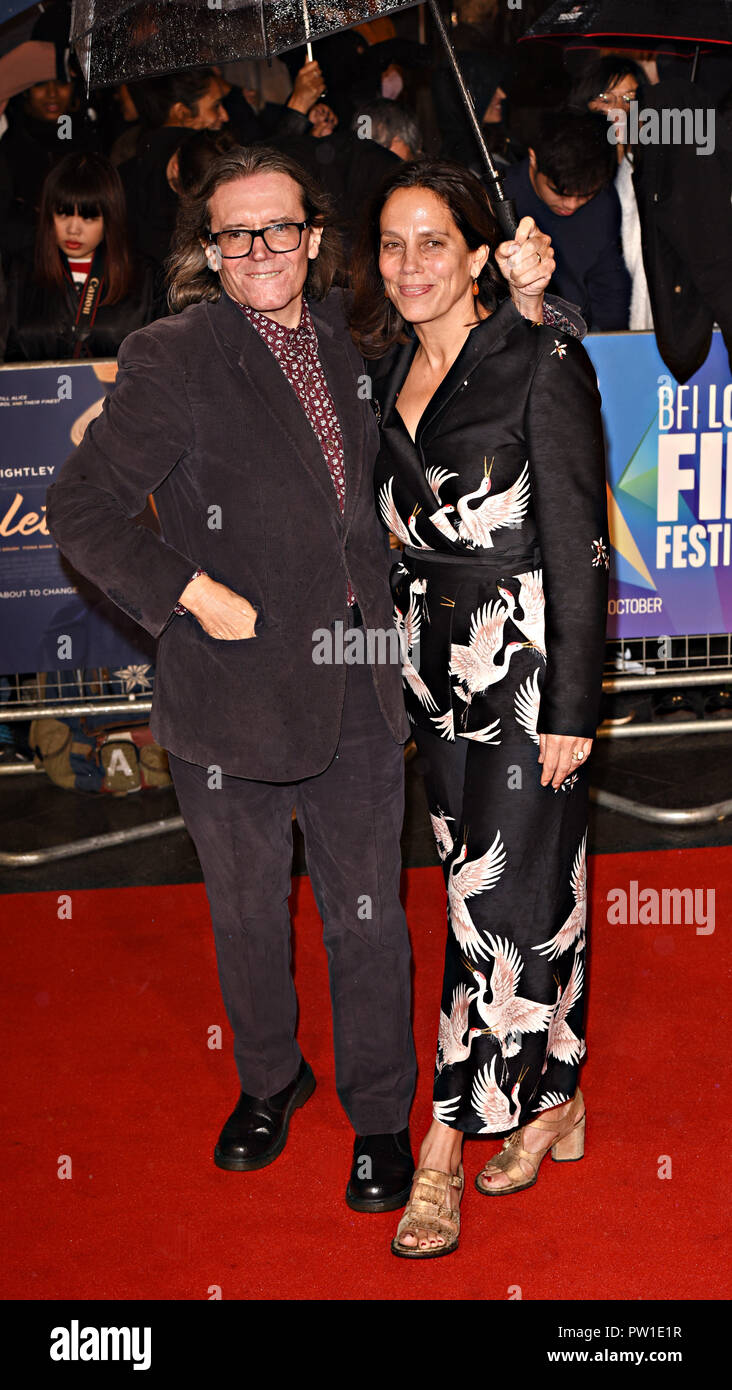 Londres, Royaume-Uni. 11Th Oct 2018. Stephen Woolley et Elisabeth Karlsen à la 62e BFI London Film Festival : Colette - mécènes - gala au Cineworld Leicester Square, Londres jeudi 11 octobre 2018 Photo de Keith Mayhew Crédit : KEITH MAYHEW/Alamy Live News Banque D'Images