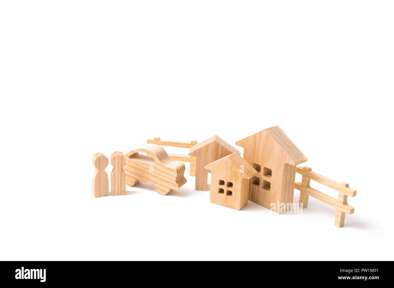 Achat et vente de biens immobiliers, de l'investissement. . La construction de fermes de complexes industriels. Maisons en bois, les gens et voiture sur un fond blanc. E Banque D'Images