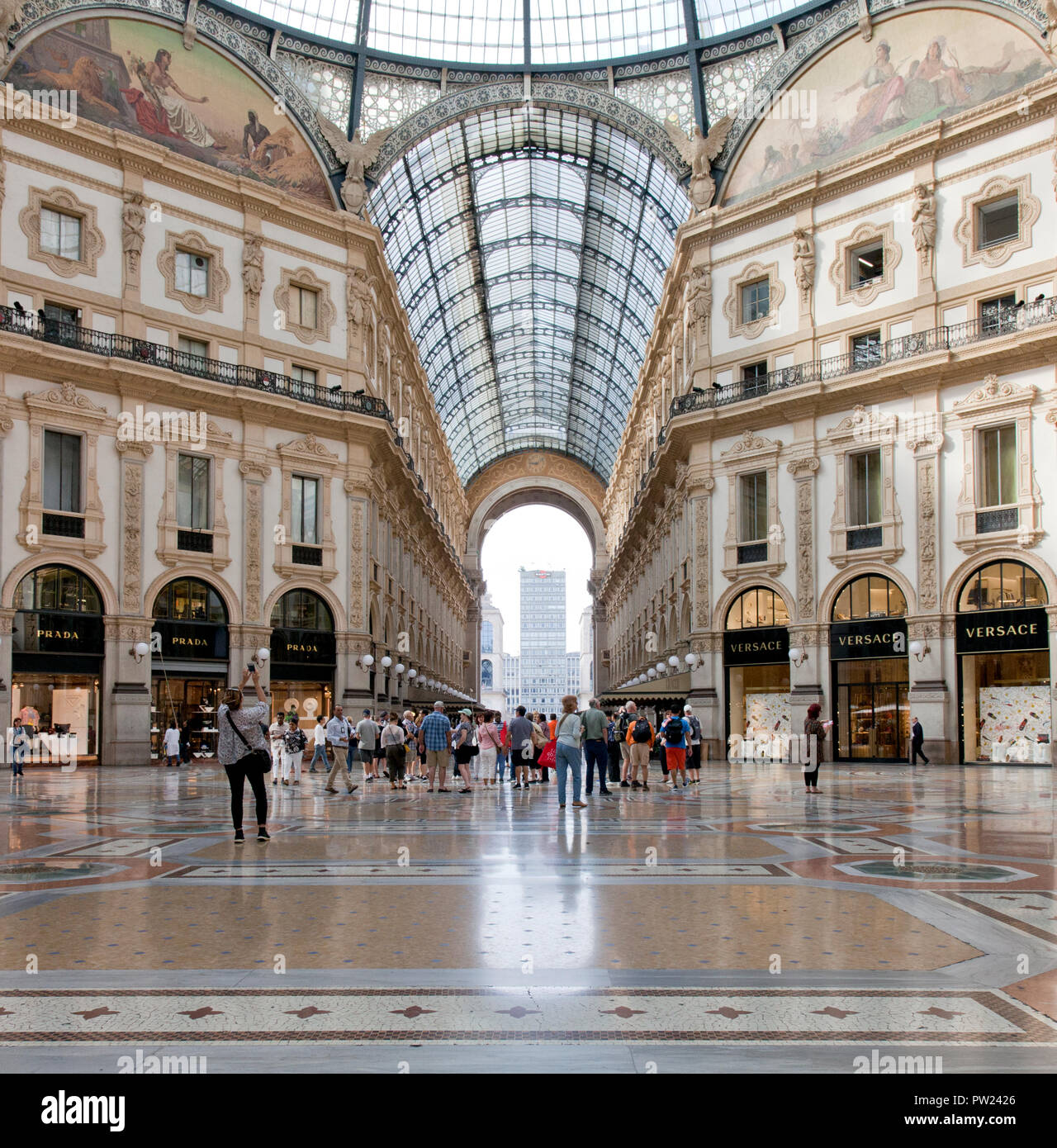 Shopping Arcade Galleria Vittorio Emanuele Ii Banque d'image et photos -  Alamy