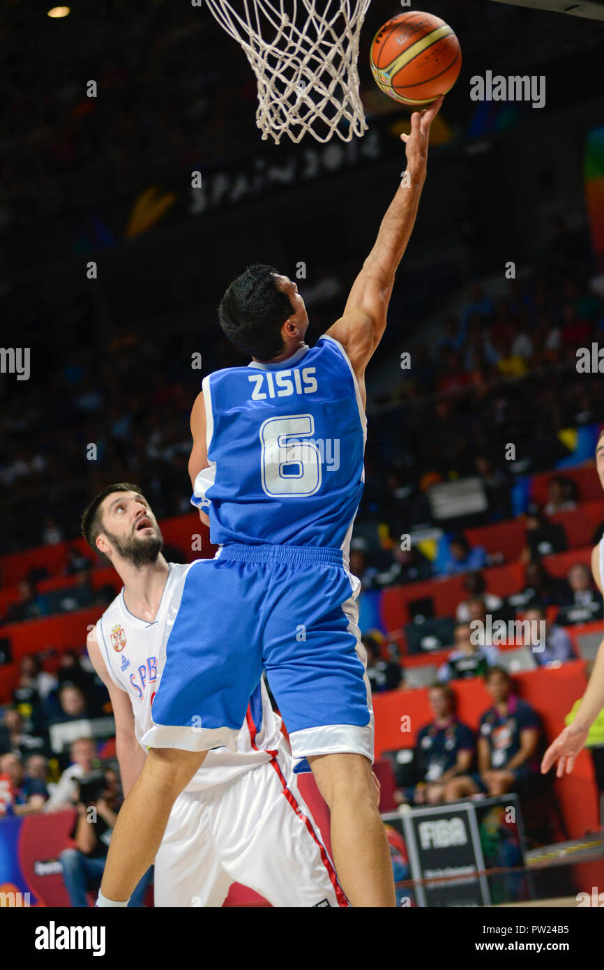 Ante Zisis (Grèce) marquant un layup contre la Serbie. Coupe du Monde de  Basket-ball FIBA Espagne 2014 Photo Stock - Alamy