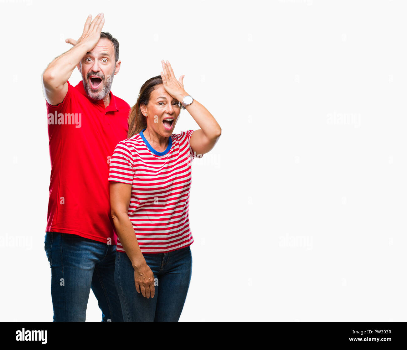 L'âge moyen hispanic couple dans l'amour sur fond isolé surpris avec la main sur la tête pour erreur, n'oubliez pas d'erreur. Vous avez oublié, mauvaise mémoire concept. Banque D'Images L'âge moyen hispanic couple dans l'amour sur fond isolé surpris avec la main sur la tête pour erreur, n'oubliez pas d'erreur. Vous avez oublié, mauvaise mémoire concept. Banque D'Images