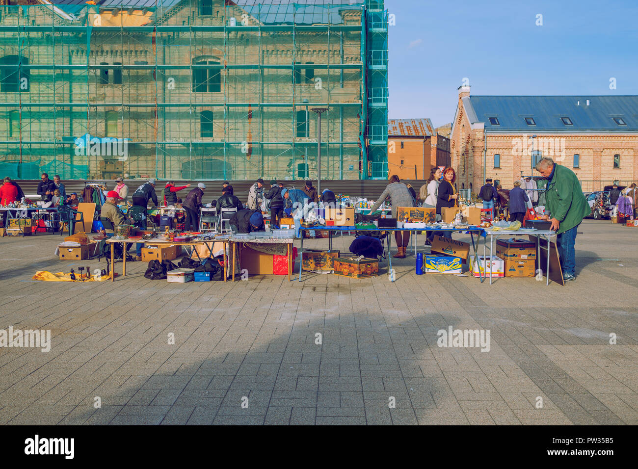 Riga, Lettonie. Marché aux puces de rue, peuples autochtones, aux puces vente urban street. Photo de voyage 2018. Banque D'Images