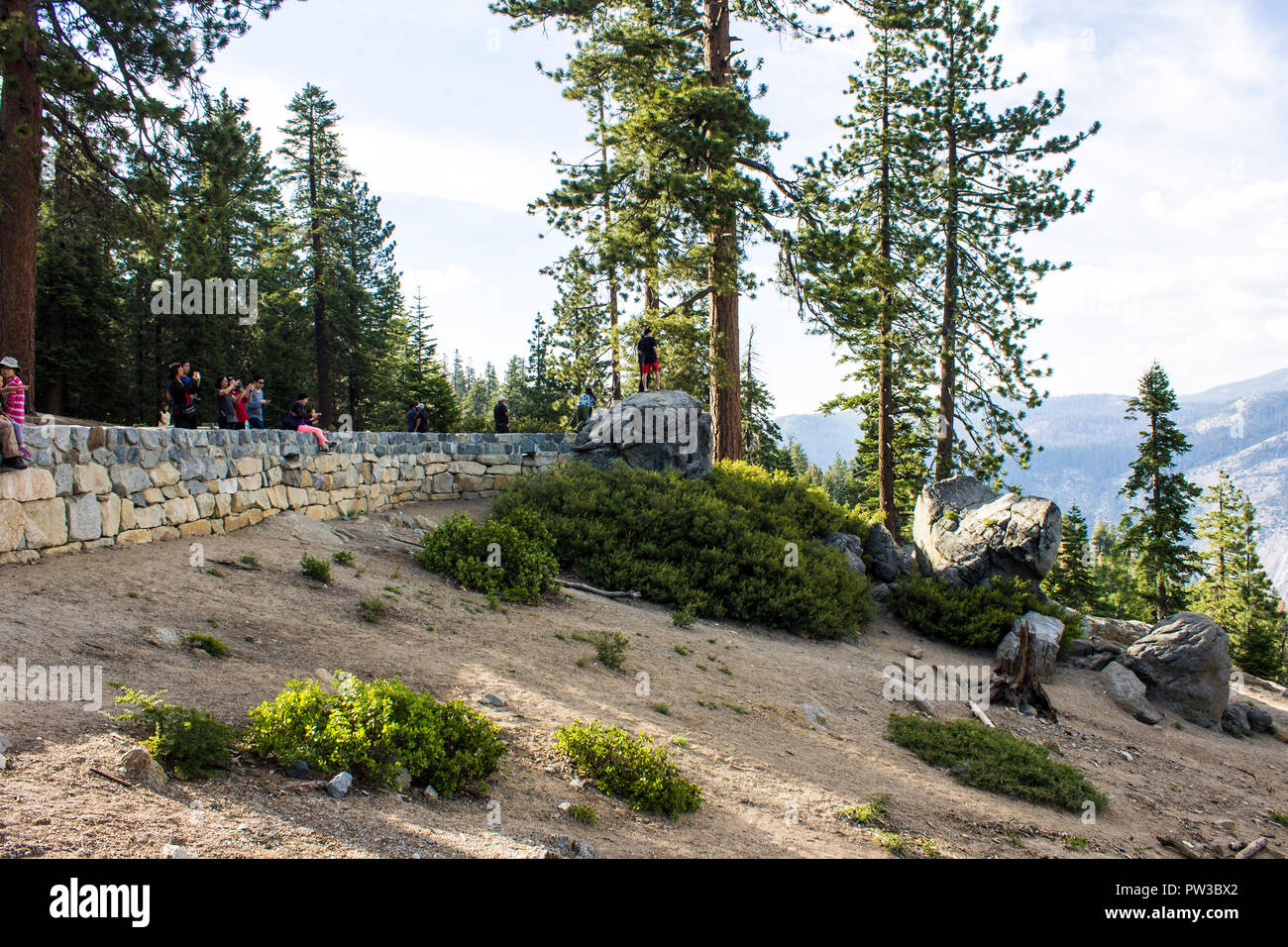 Vues de la vallée Yosemite à partir de la zone d'observation Point Washburn. Un site du patrimoine mondial depuis 1984 Banque D'Images