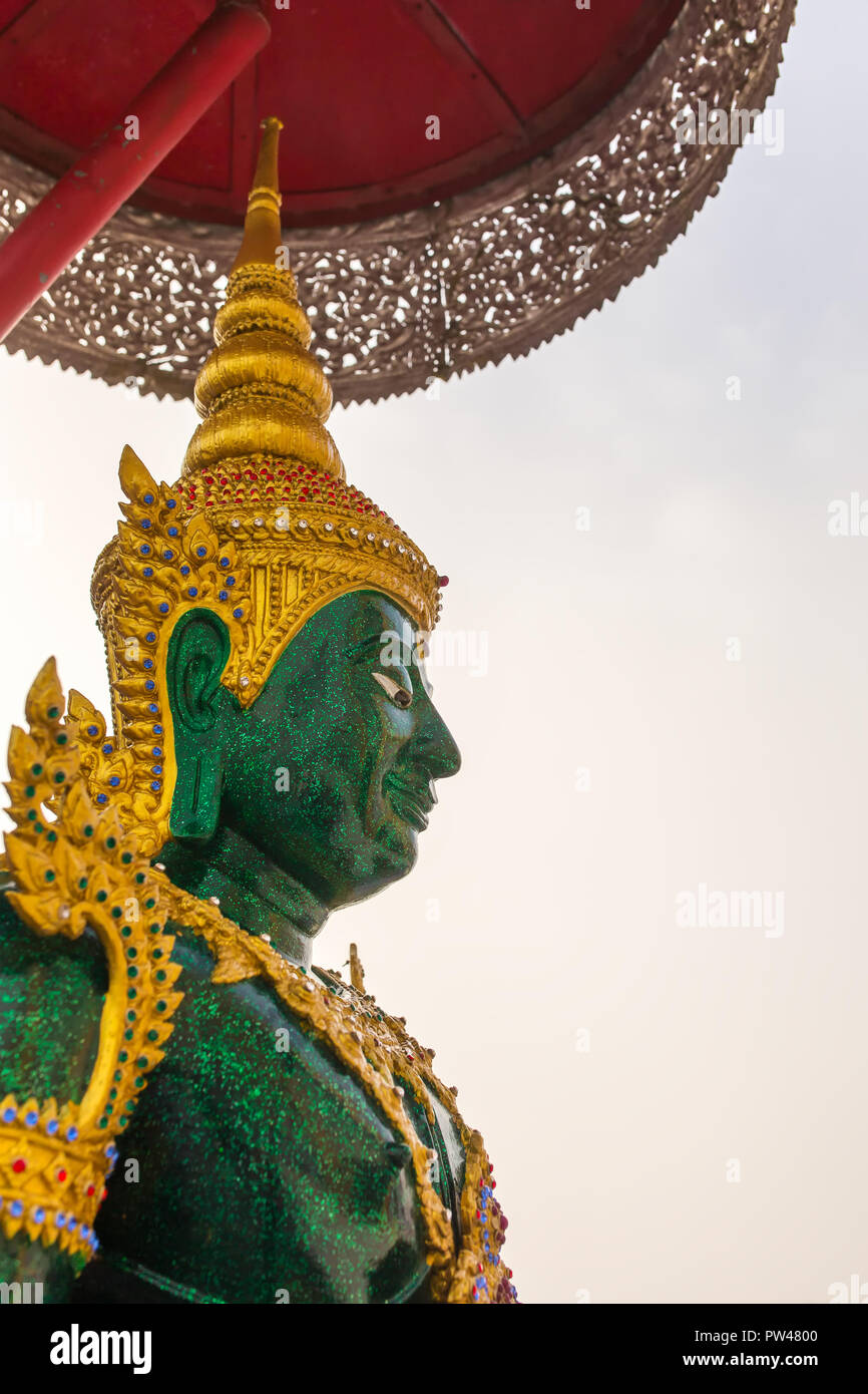 Statue du Bouddha d'Émeraude à Thaton temple Wat Chedi ou Cristal Pagode, la province de Chiang Mai, dans le Nord de la Thaïlande Banque D'Images