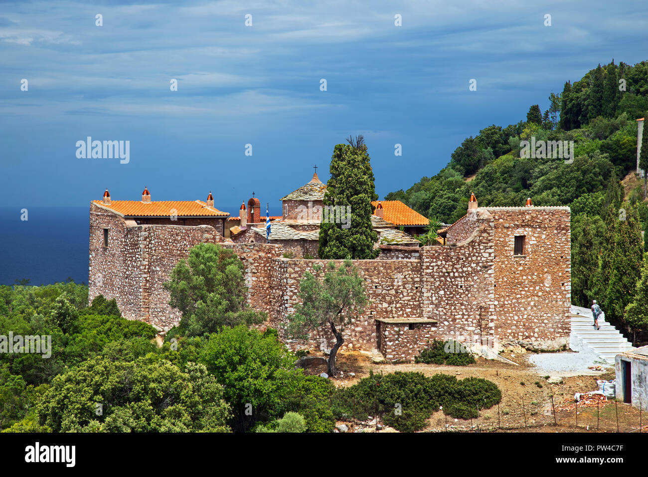 Le monastère de Agia Varvara (Sainte Barbara), à la montagne, Corète potagère, île de Skopelos, Sporades du Nord, Grèce. Banque D'Images