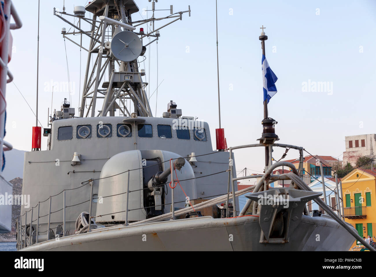 La marine hellénique patrouilleur lance-missiles rapides de classe P67 Roussen Roussen HS dans l'île de Kastellorizo Megisti ou, la partie est de la Grèce. Banque D'Images