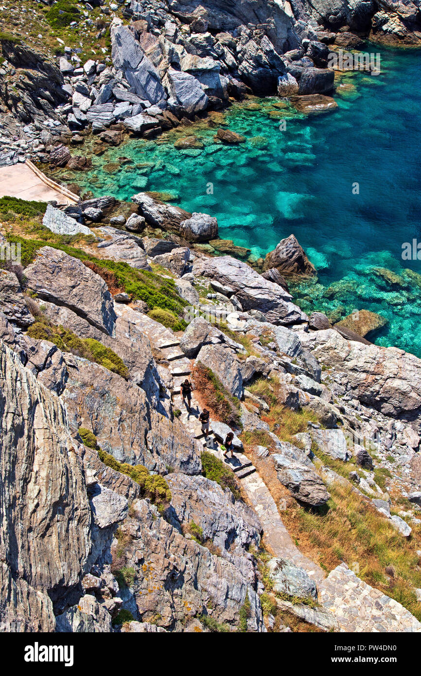 Le chemin qui mène à Agios Ioannis ('Ai Giannis sto Kastri') Église, île de Skopelos, Sporades du Nord, Magnessia, Thessalie, Grèce. Banque D'Images