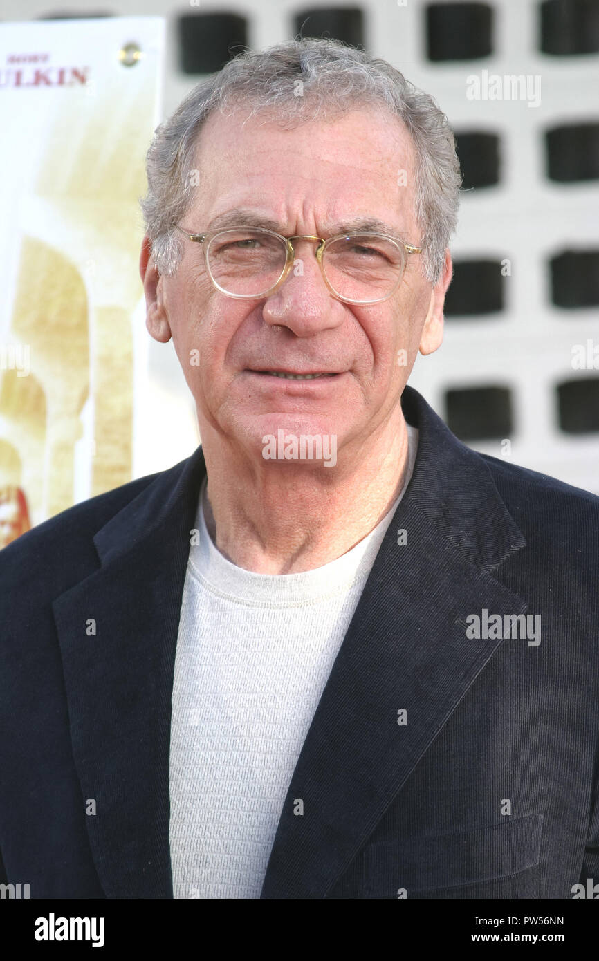 Sydney Pollack 06/16/05 2005 LOS ANGELES FILM FESTIVAL 'propre' dans la vallée de Cinerama Dome Theatre, @ cinémas Arclight Hollywood, Photo par Izumi Hasegawa/HNW / PictureLux 33683 Numéro de référence de dossier 925HNWPLX Banque D'Images