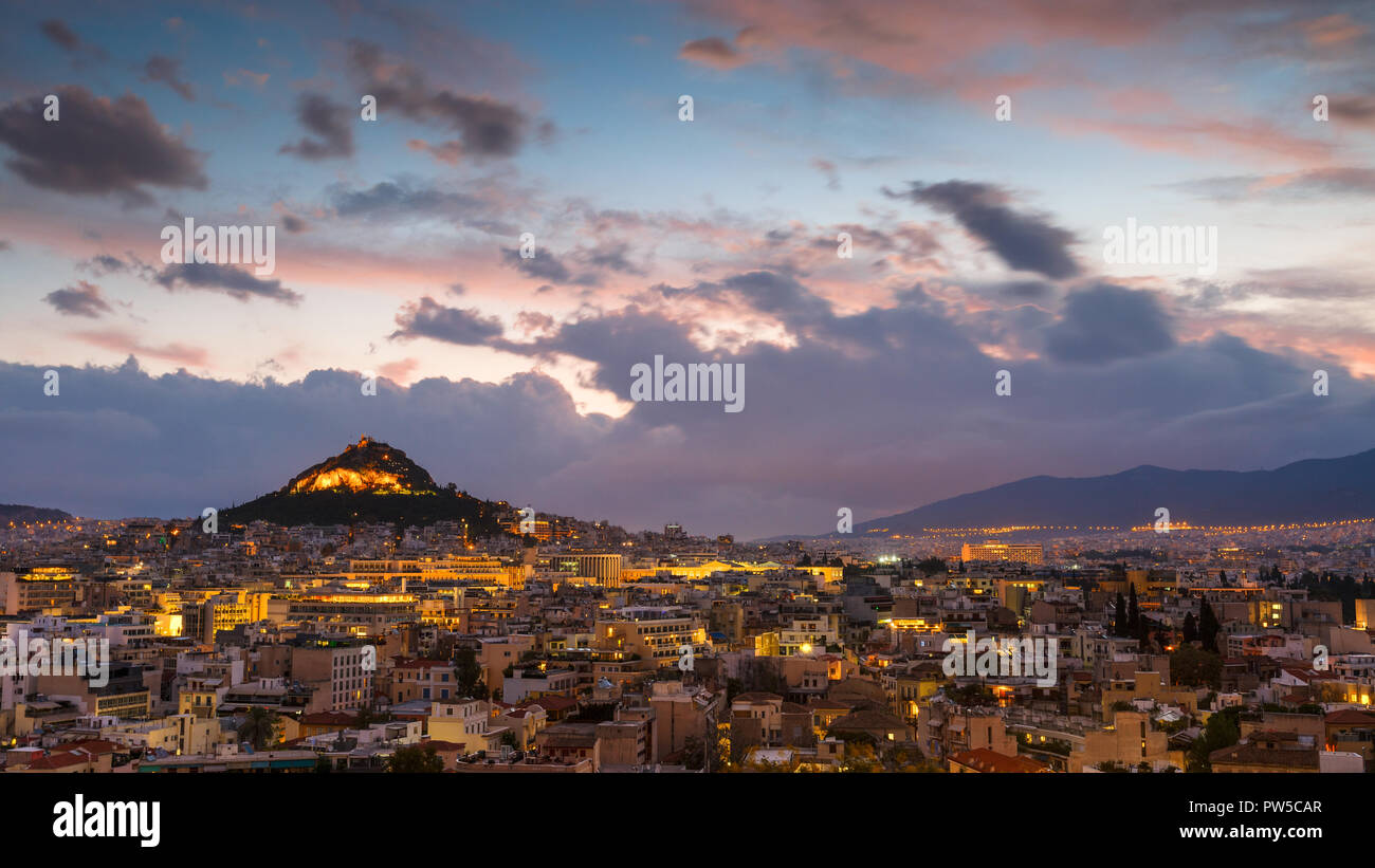 Vue de la colline Lycabettus d'Anafiotika quartier dans la vieille ville d'Athènes, Grèce. Banque D'Images