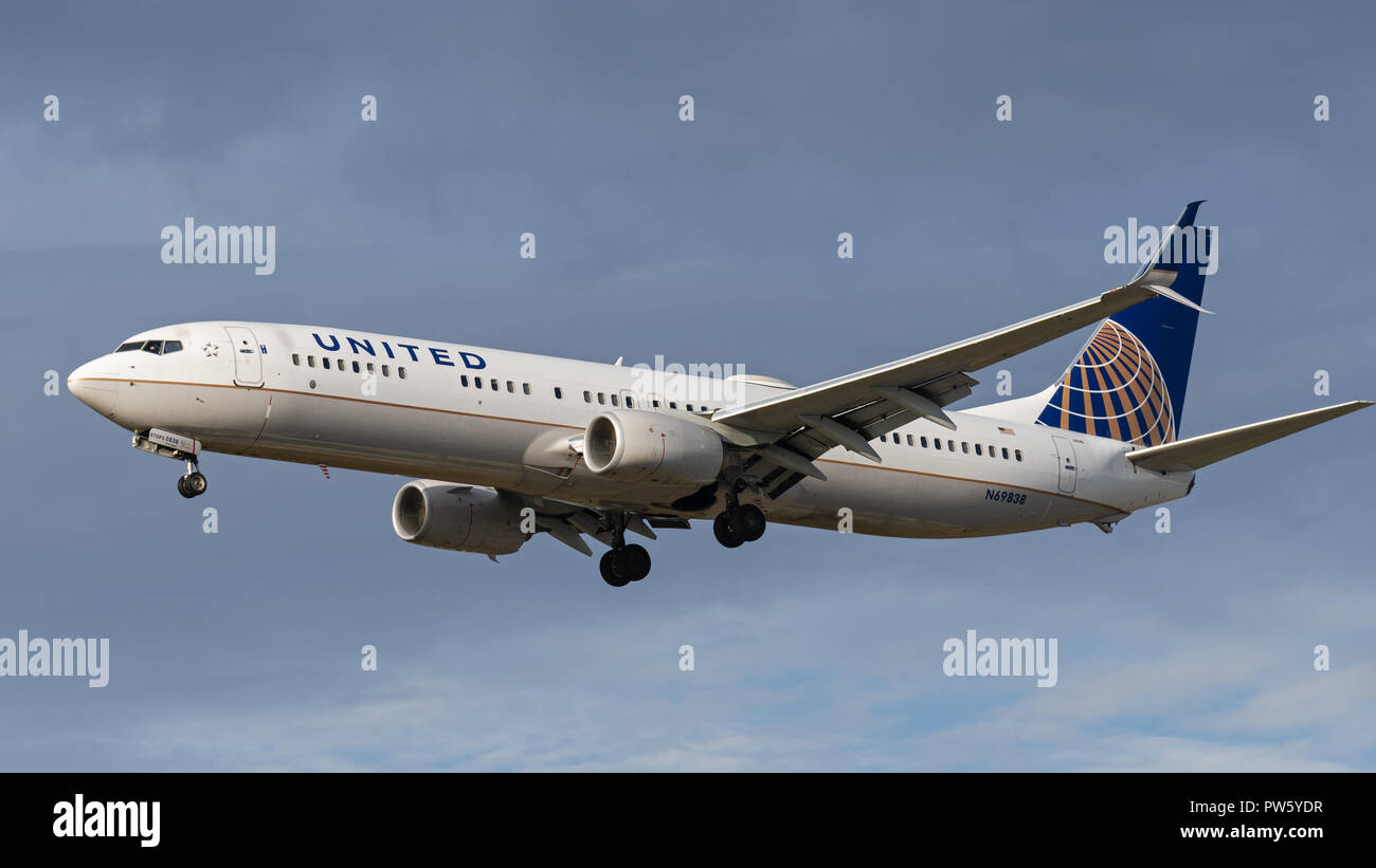 Richmond, Colombie-Britannique, Canada. Sep, 2018 2. Un United Airlines Boeing 737-924ER (N69838) à fuselage étroit, d'avion de ligne à couloir unique airborne en courte finale pour l'atterrissage. Credit : Bayne Stanley/ZUMA/Alamy Fil Live News Banque D'Images