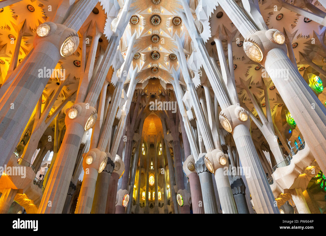 Barcelone, Sagrada Familia. Intérieur de la basilique de l'conçues Gaudi Sagrada Familia, Barcelone, Espagne Banque D'Images