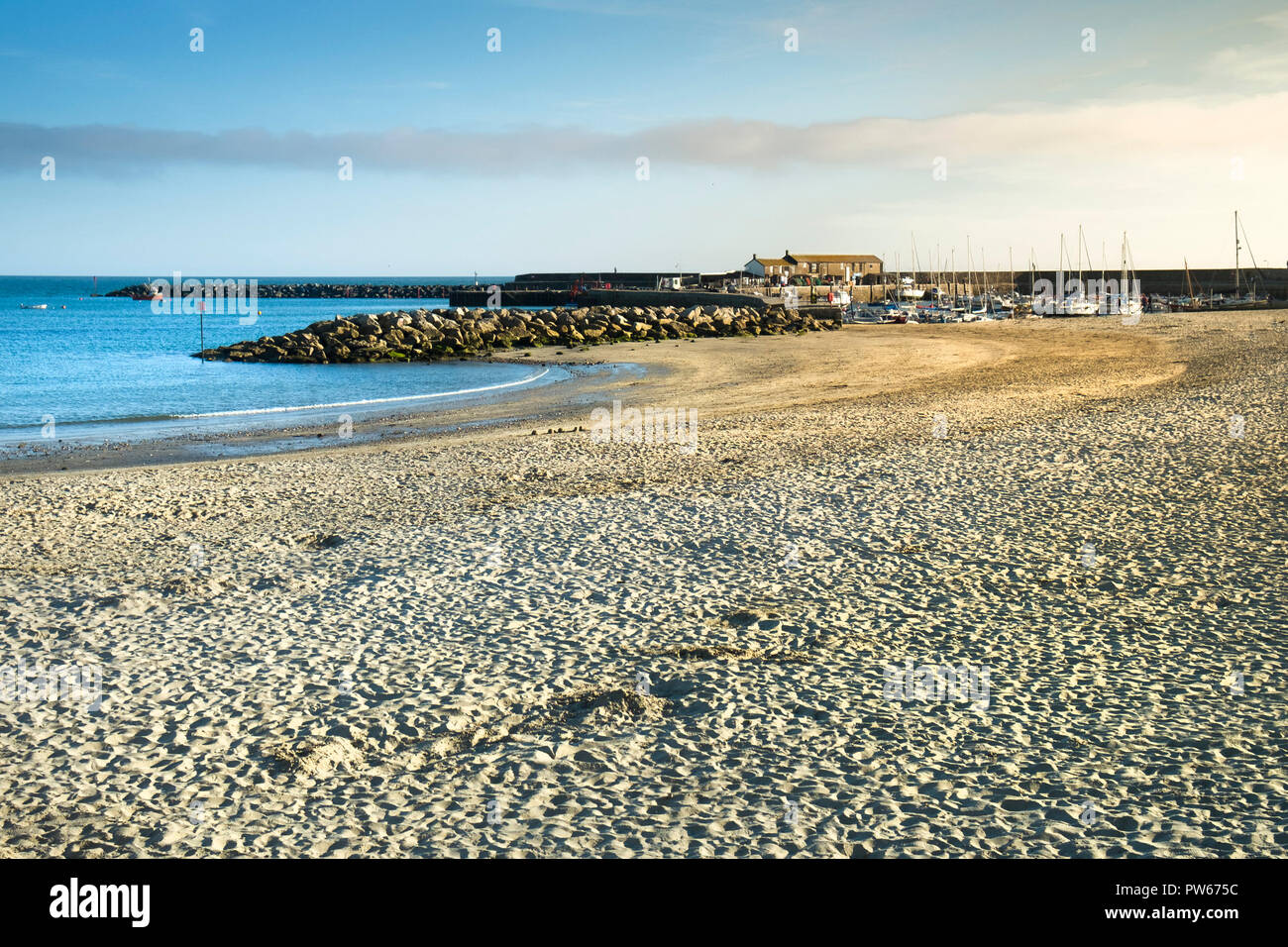 Front Beach dans la ville historique de ville côtière de Lyme Regis dans le Dorset. Banque D'Images