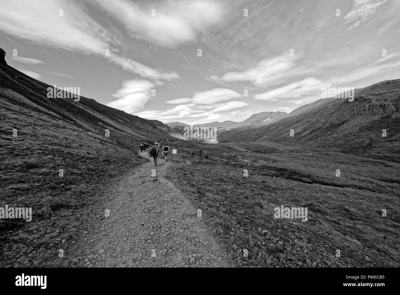 Près de Hveragerði, Islande. La rivière chaude géothermique de Reykjadalur au est un endroit populaire pour se baigner Banque D'Images