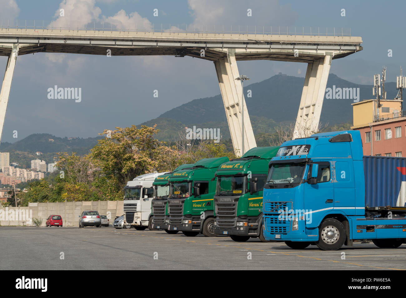 Gênes, Italie. Une section de l'Pont Morandi partiellement effondré Banque D'Images