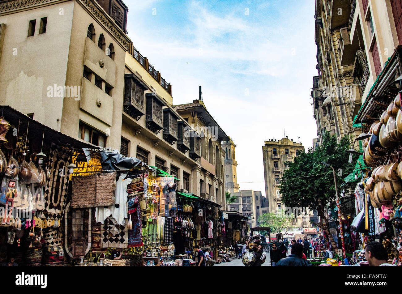 Le Caire, Égypte - avril 2018. Fait à la main typique magasin lanterne souk au Caire. Banque D'Images