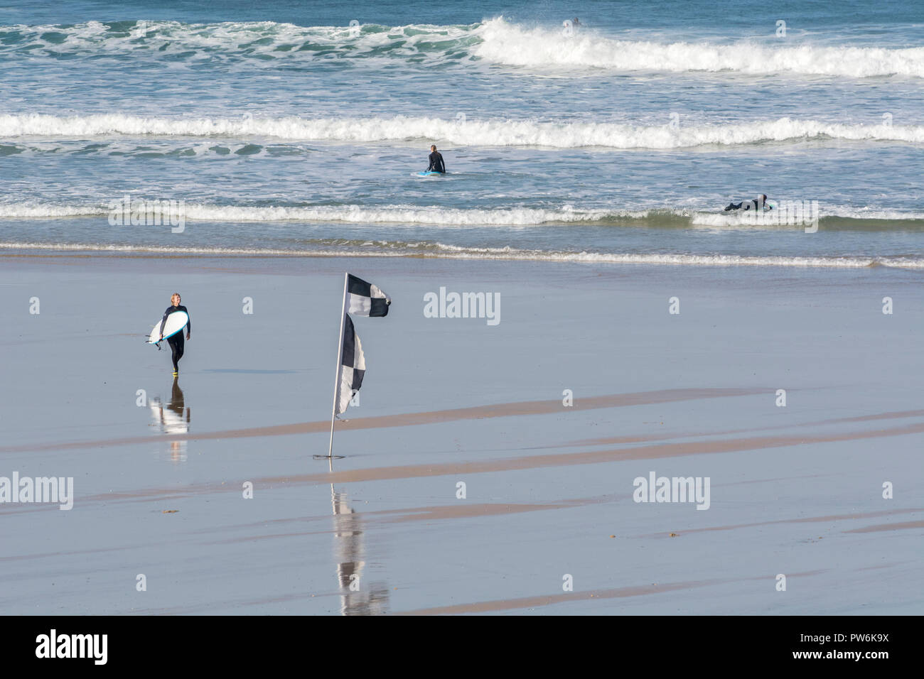 Surfeurs de Newquay, Cornwall - Accueil de Boardmasters Festival. Banque D'Images