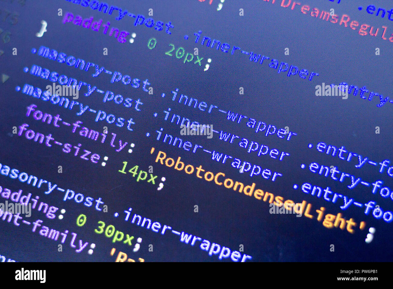 Développement Web : code CSS/MOINS préprocesseur styles lignes de script.  L'écran Résumé de développeur web Photo Stock - Alamy