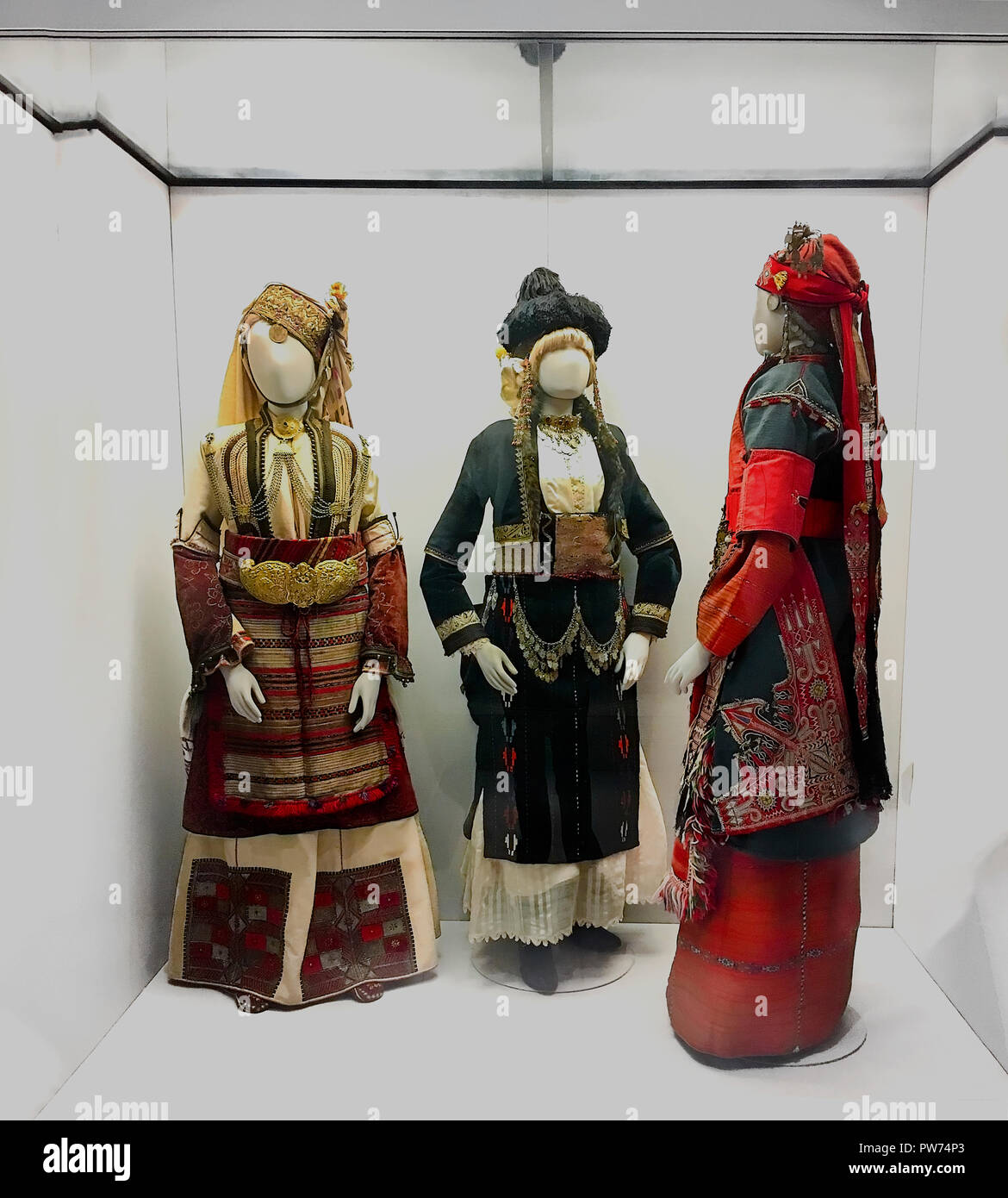 Athènes : 11 octobre. Musée Benaki : National féminin 19e siècle costumes de Ioannina en Grèce sur l'affichage, le 11 octobre 2018, Athènes, Grèce. Banque D'Images